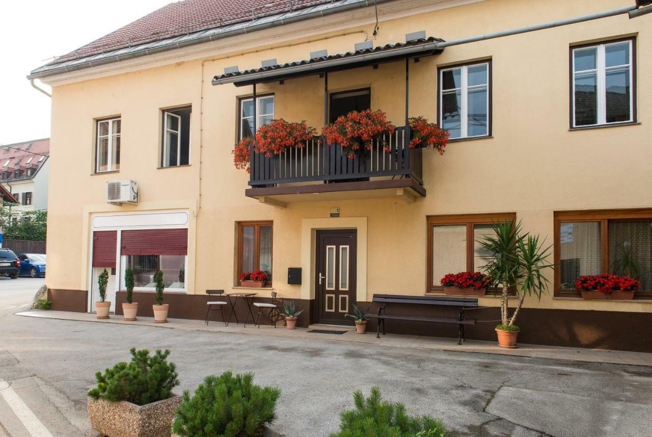 Sobe Poldka Hotel โดเลนิสเก ทอปลิตเซ ภายนอก รูปภาพ